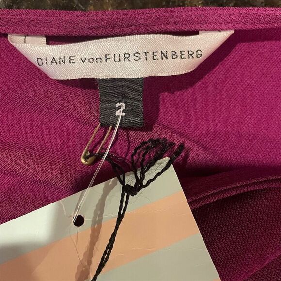 Diane von Furstenberg Women's Bell Sleeve Dress Size 2 Purple Knee Length - Picture 10 of 10